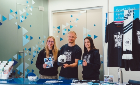 Otevírací doba InfoCentra VŠE během letního semestru 2026